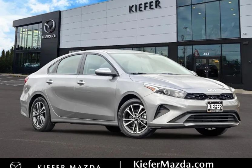 2024 Kia Forte LXS photo 1