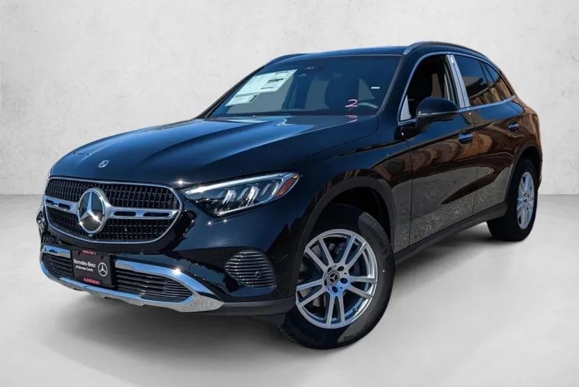 2025 Mercedes Benz GLC 300 4MATIC photo 1