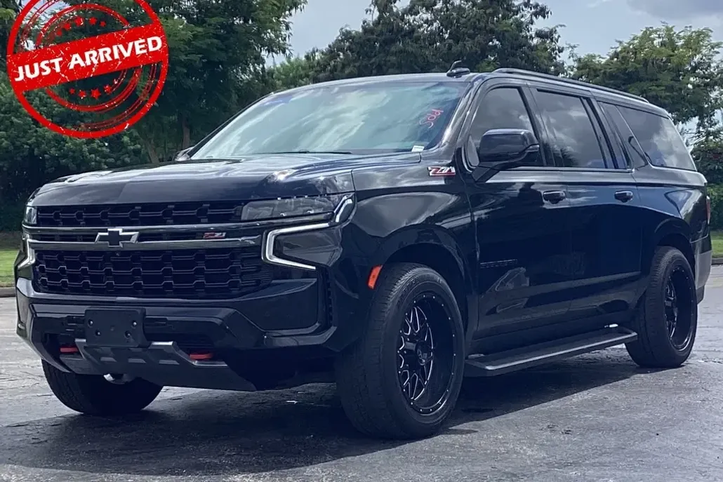 2021 Chevrolet Suburban Z71 photo 1