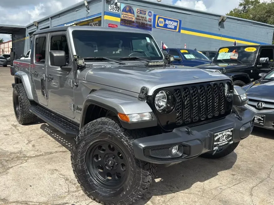 2021 Jeep Gladiator Willys Sport photo 1