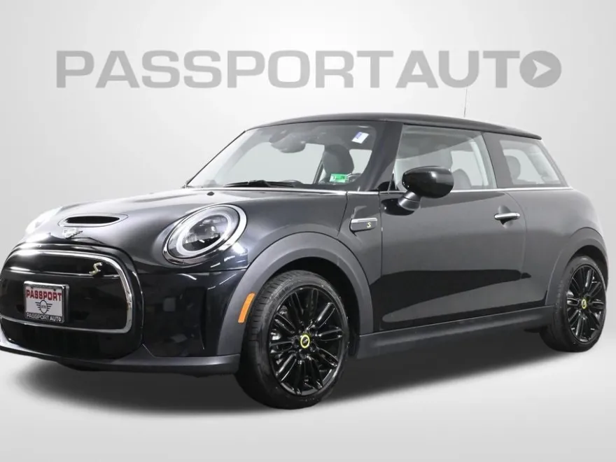 2024 Mini Cooper SE Signature photo 1