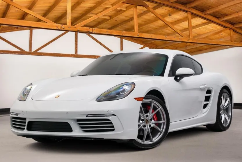 2019 Porsche Cayman S photo 1