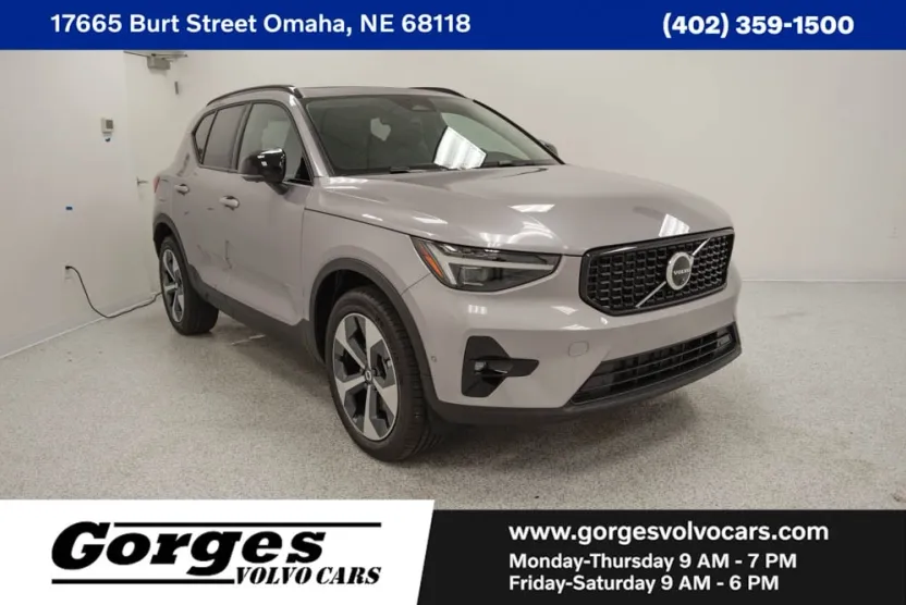 2026 Volvo XC40 Plus photo 1