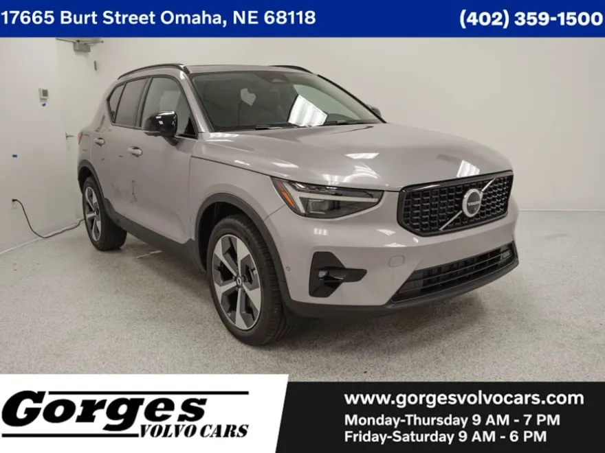 2026 Volvo XC40 Plus photo 1