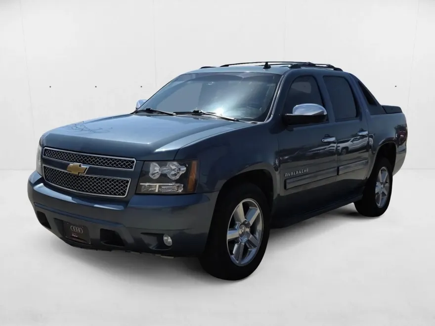 2012 Chevrolet Avalanche LT photo 1