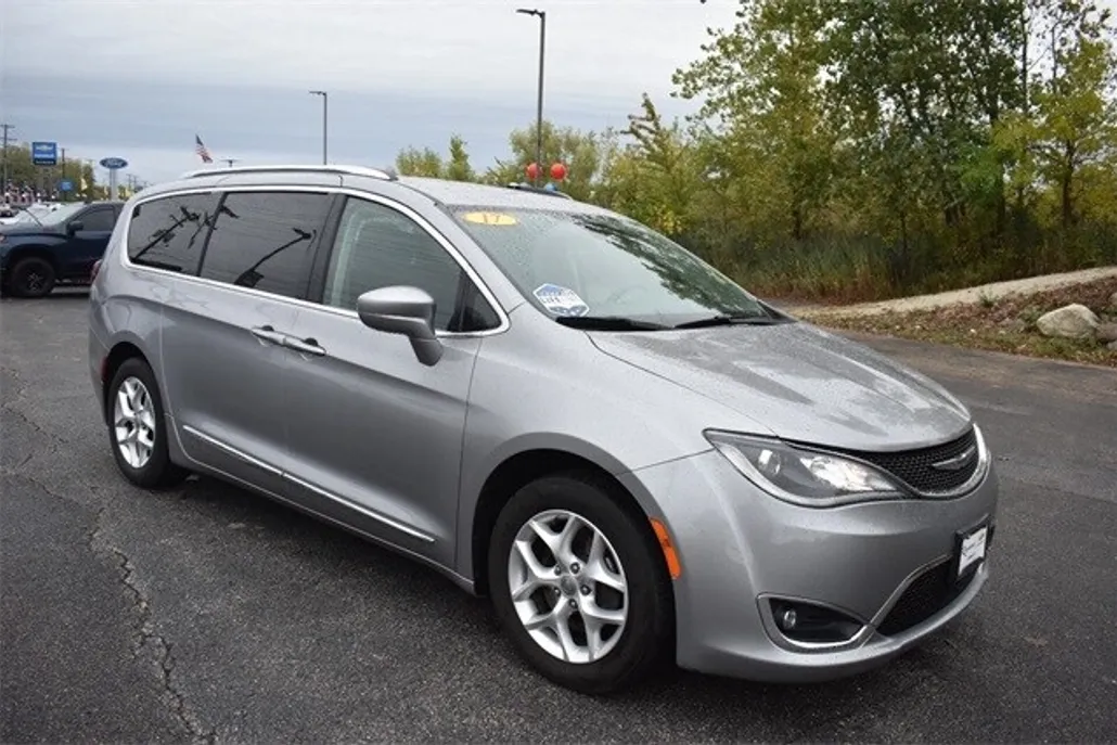 2018 Chrysler Pacifica Touring Plus photo 1