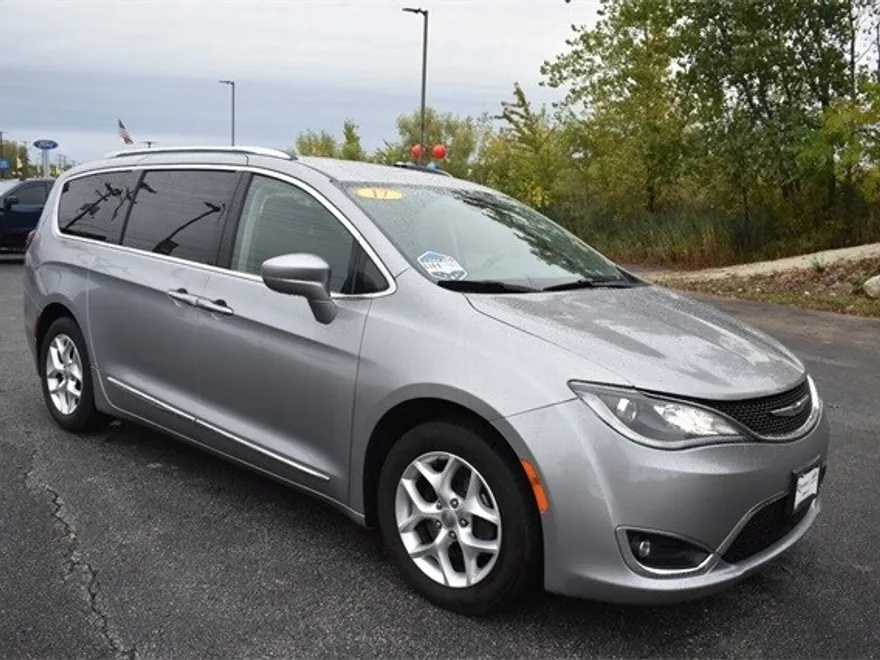 2018 Chrysler Pacifica Touring Plus photo 1