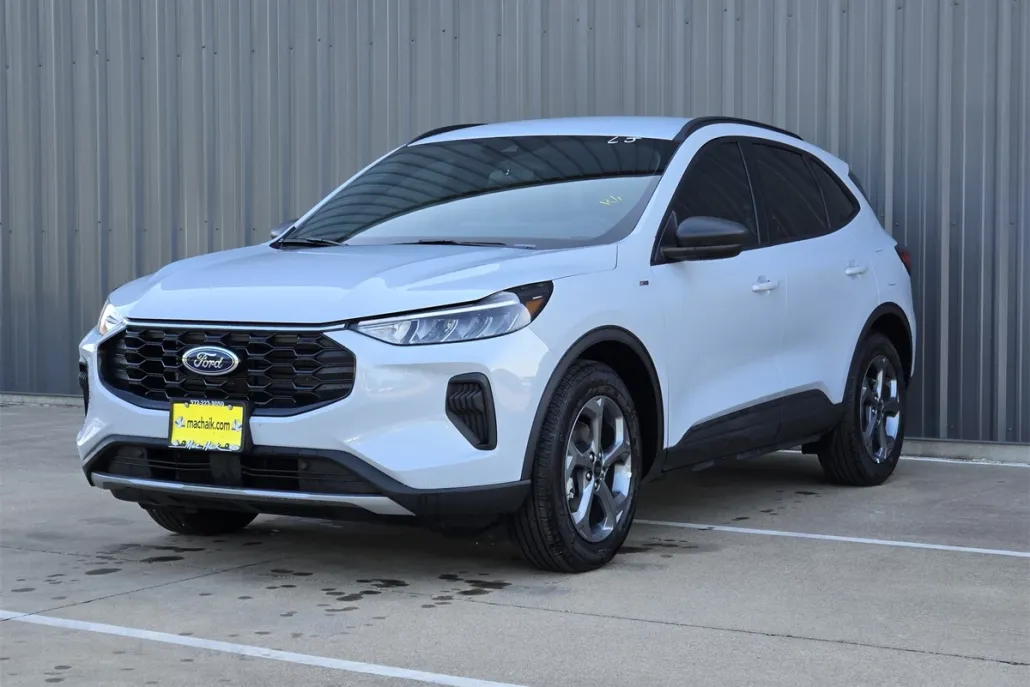 2025 Ford Escape ST-Line photo 1