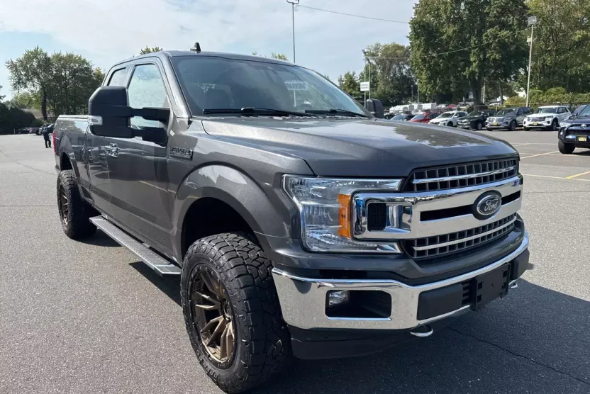 2019 Ford F-150 XLT photo 1