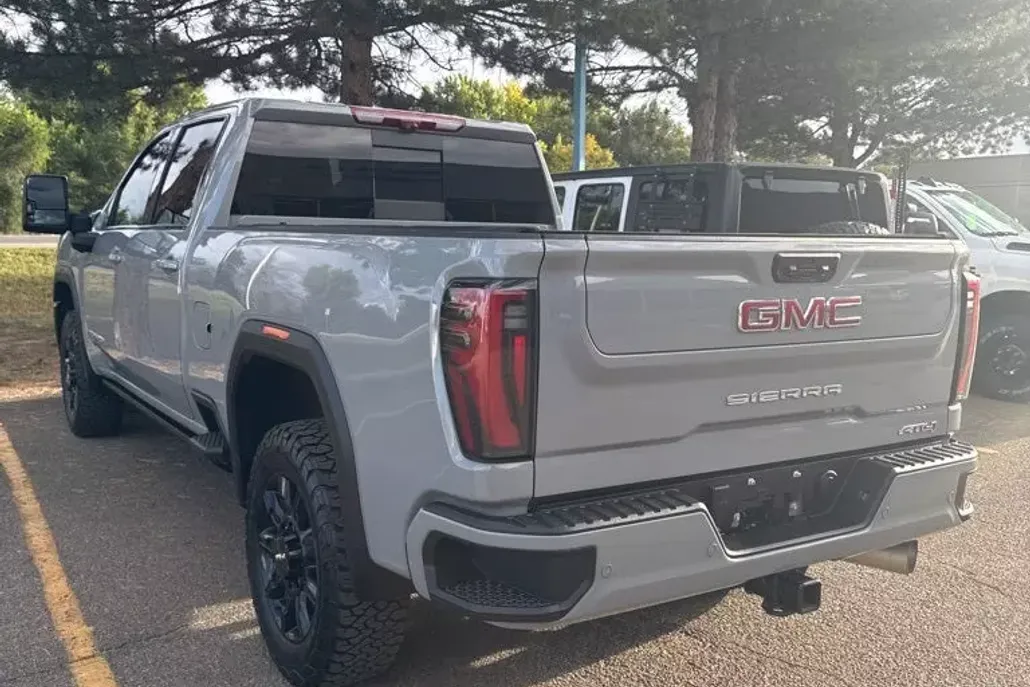 2024 Gmc Sierra HD AT4 photo 1