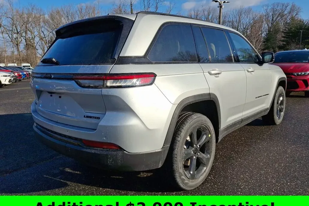 2025 Jeep Grand Cherokee Limited photo 1
