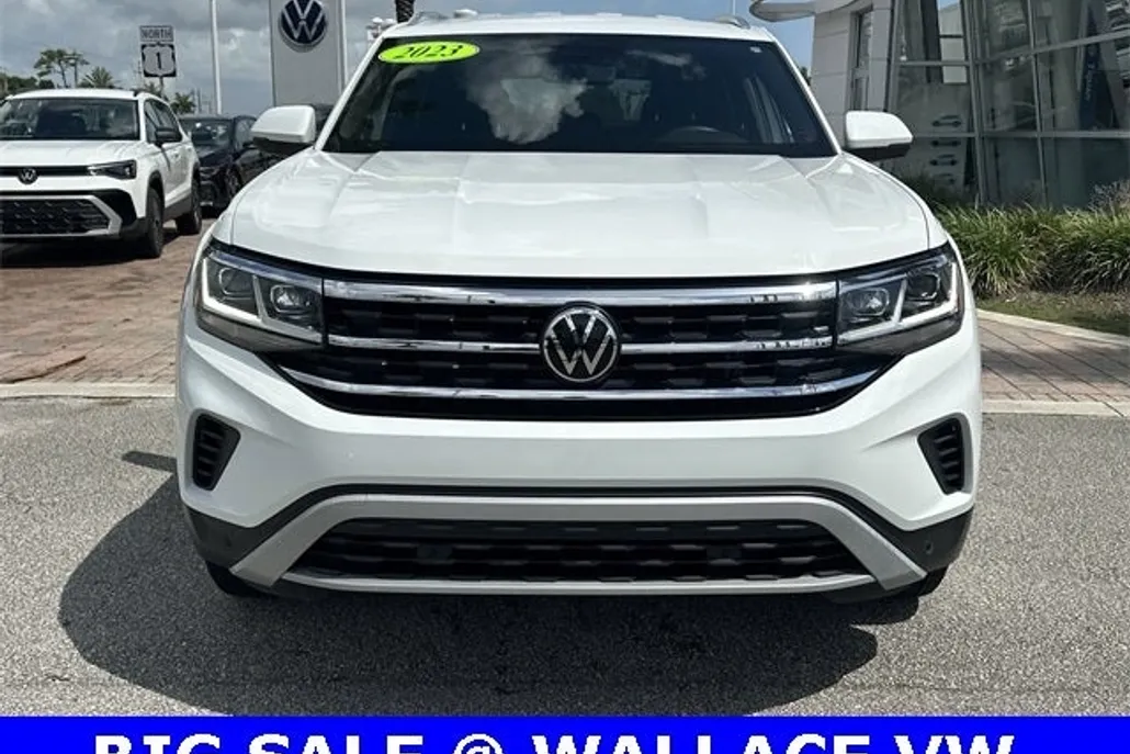 2023 Volkswagen Atlas Cross Sport V6 SE Technology photo 1