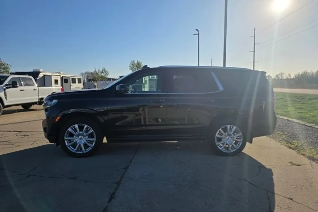 2021 Chevrolet Tahoe High Country photo 1