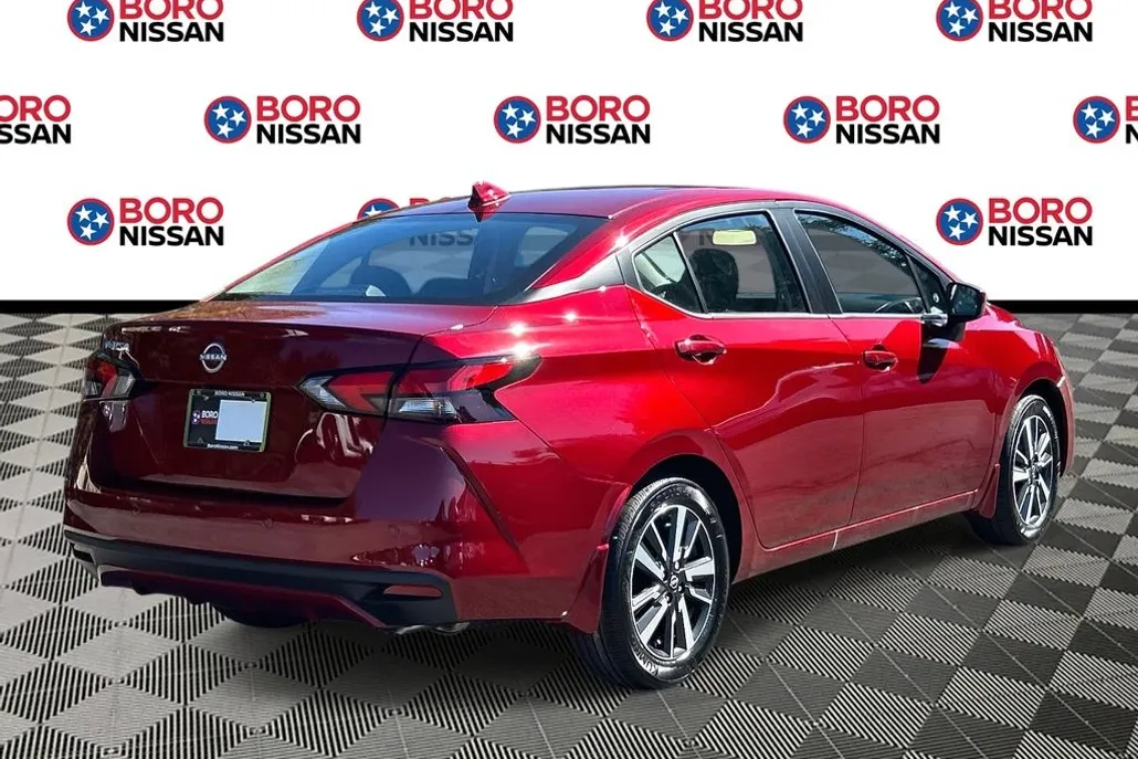 2025 Nissan Versa 1.6 SV photo 1