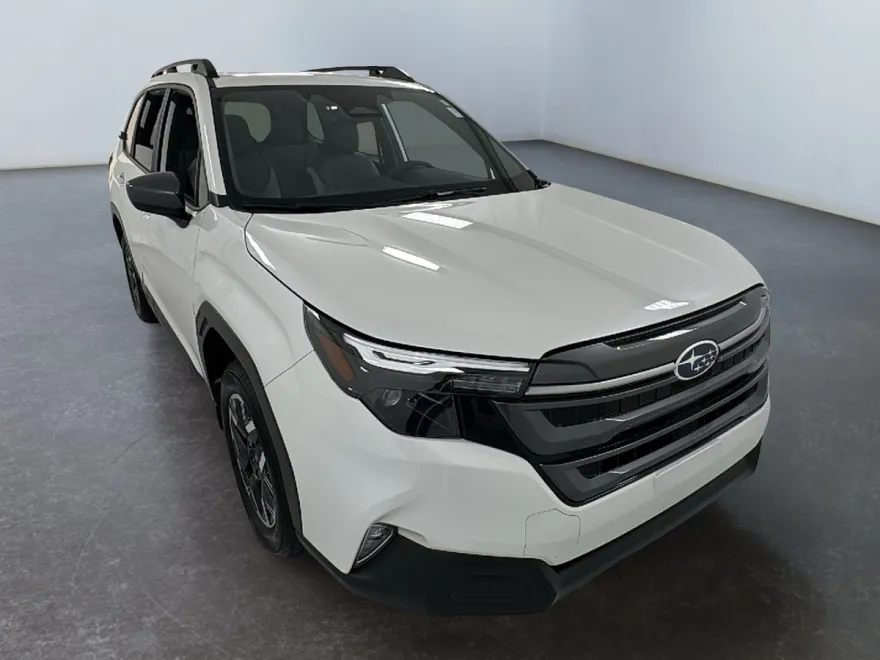 2025 Subaru Forester Premium photo 1