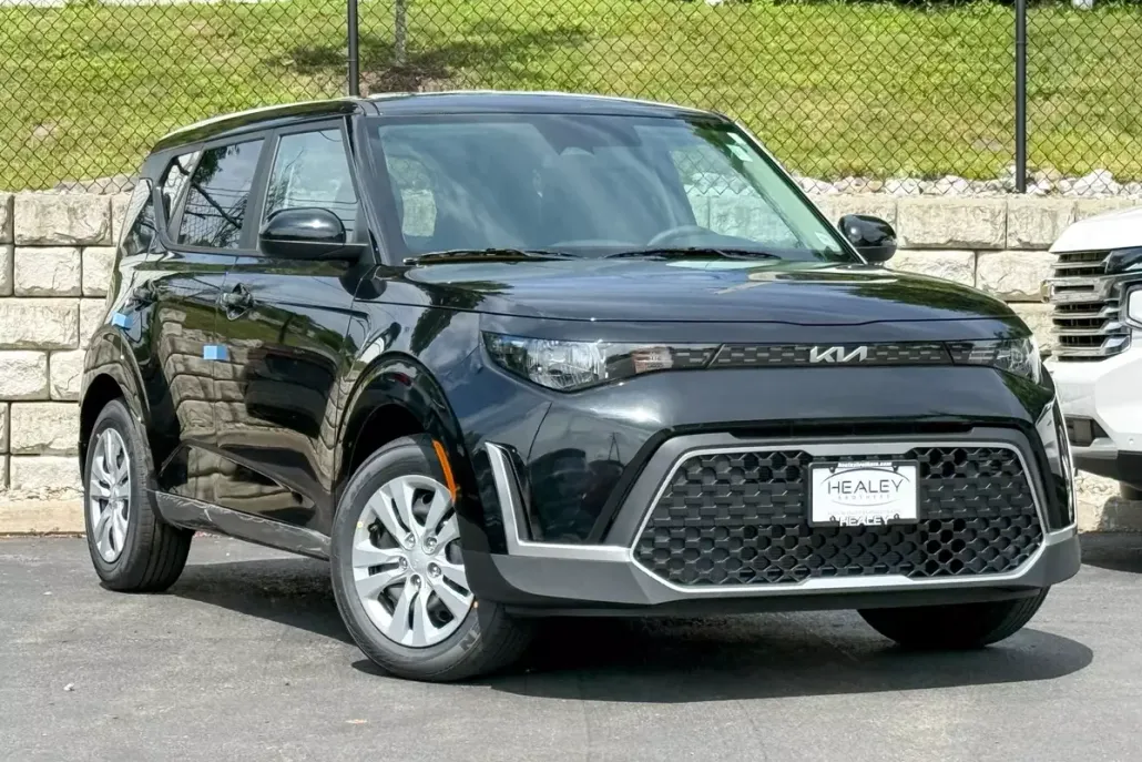 2025 Kia Soul LX photo 1