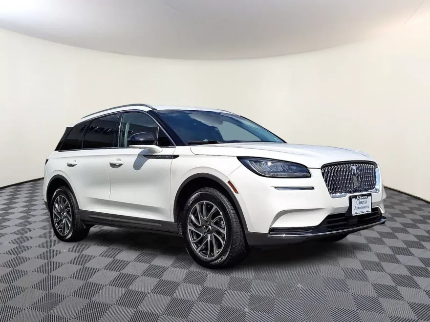 2021 Lincoln Corsair Standard photo 1