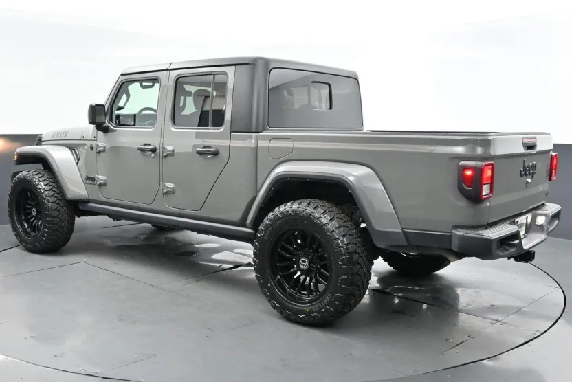 2021 Jeep Gladiator Willys photo 1