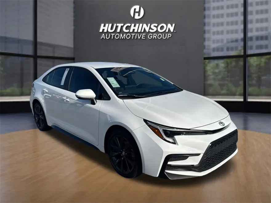 2023 Toyota Corolla SE photo 1