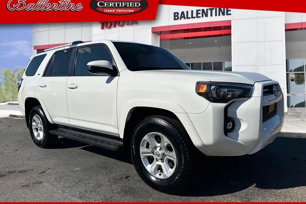 2024 Toyota 4Runner SR5 photo 1