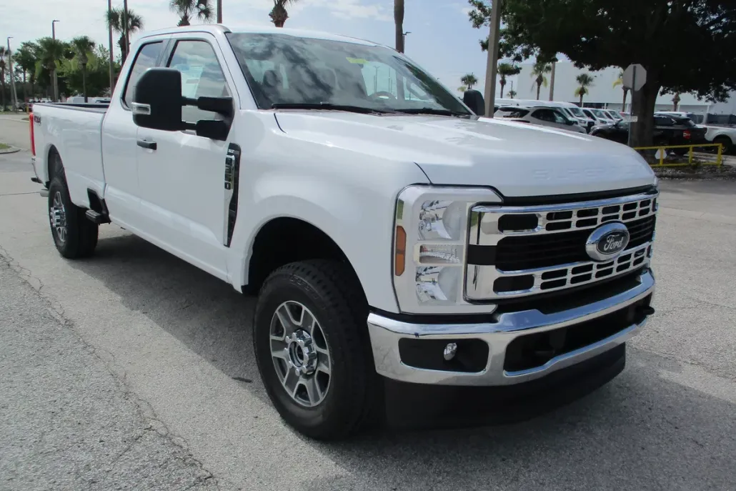 2025 Ford F-350 XLT photo 1