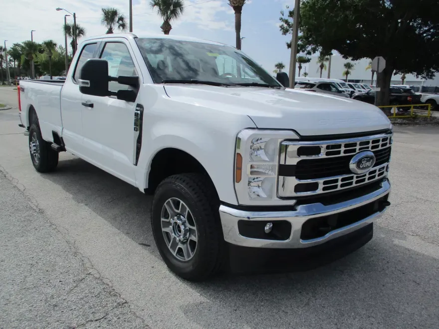 2025 Ford F-350 XLT photo 1