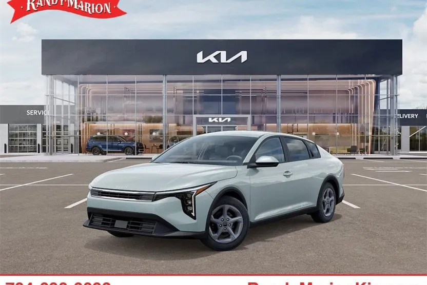 2025 Kia K4 LXS photo 1