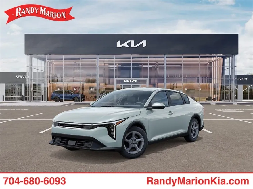 2025 Kia K4 LXS photo 1