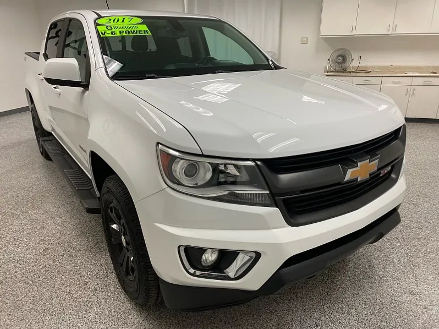 2017 Chevrolet Colorado Z71 photo 1