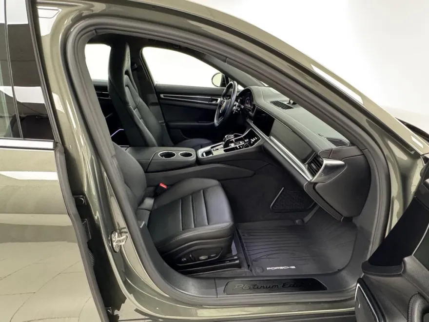 2023 Porsche Panamera 4 Platinum photo 14