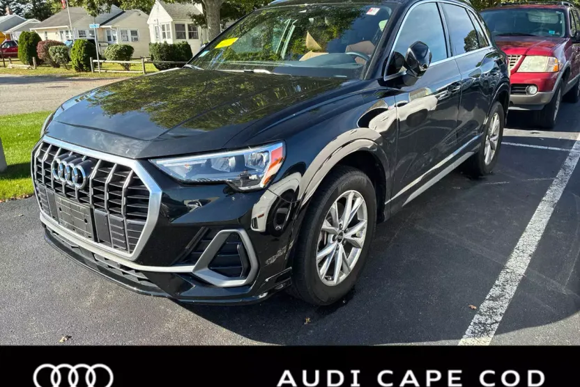 2021 Audi Q3 S line Premium photo 1