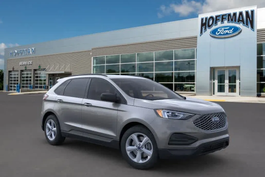 2023 Ford Edge SE photo 1