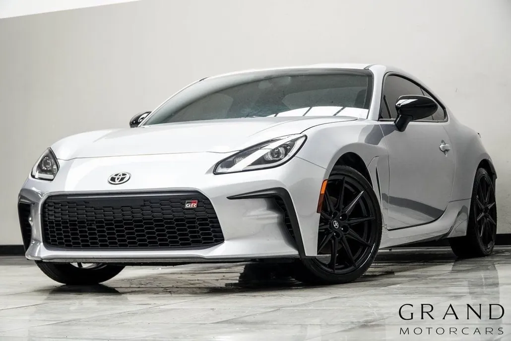 2024 Toyota GR86 Premium photo 1