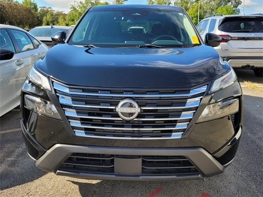 2024 Nissan Rogue SV photo 1