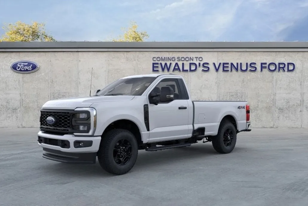 2025 Ford F-350 photo 1