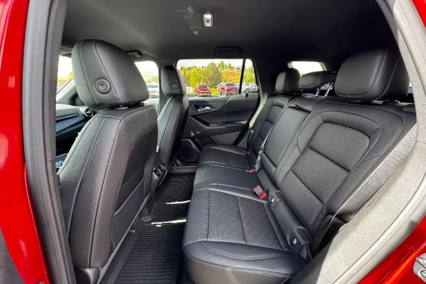 2026 Chevrolet Equinox LT photo 1