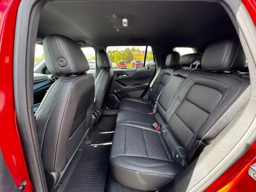 2026 Chevrolet Equinox LT photo 1
