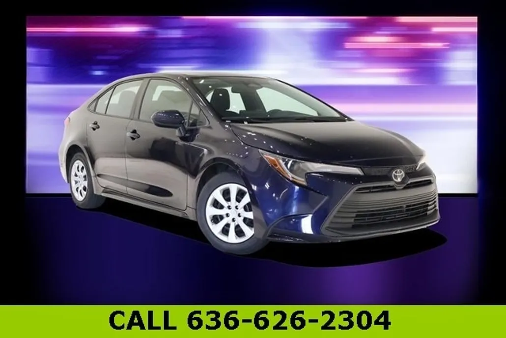 2023 Toyota Corolla LE photo 1