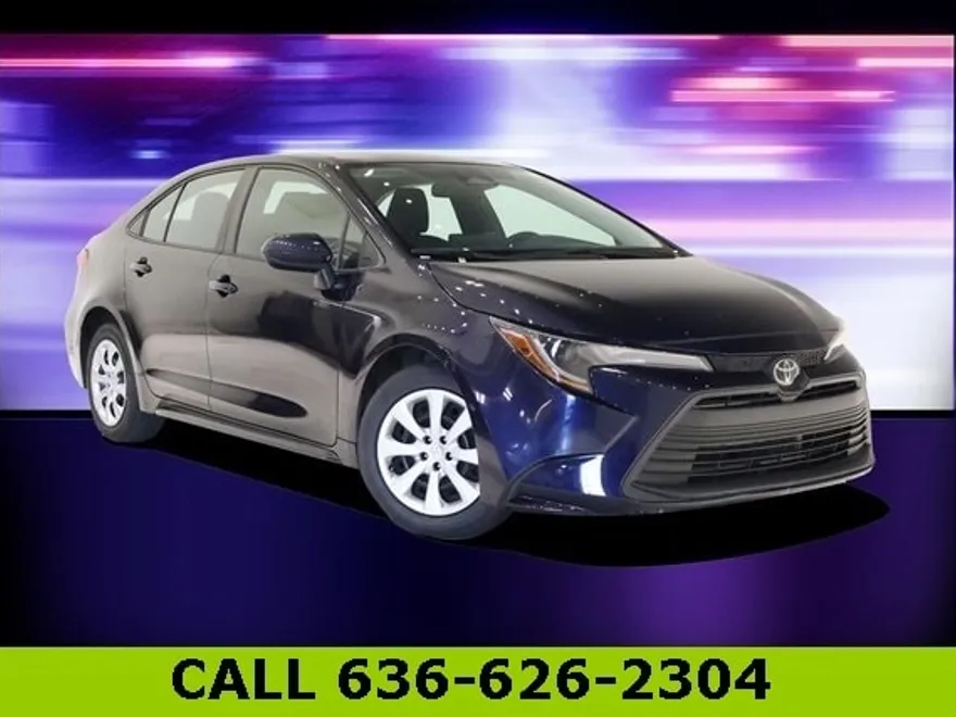 2023 Toyota Corolla LE photo 1