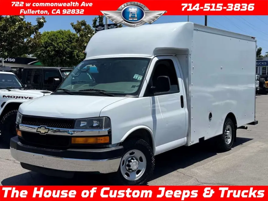 2015 Chevrolet Express 3500 Cutaway photo 1