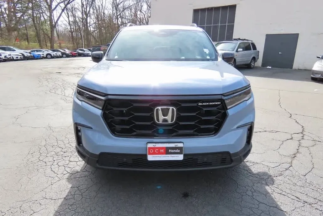 2025 Honda Pilot Black Edition photo 1