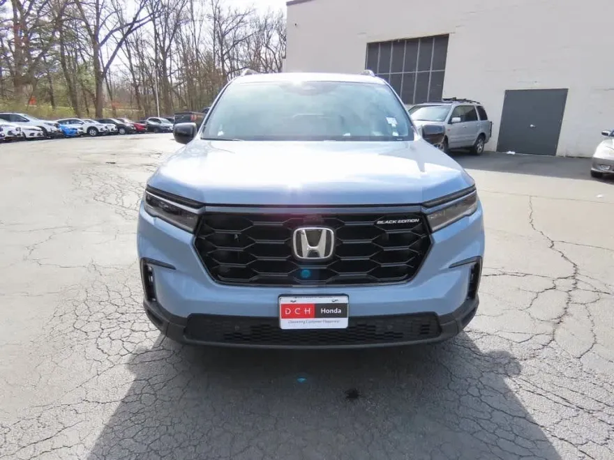 2025 Honda Pilot Black Edition photo 1