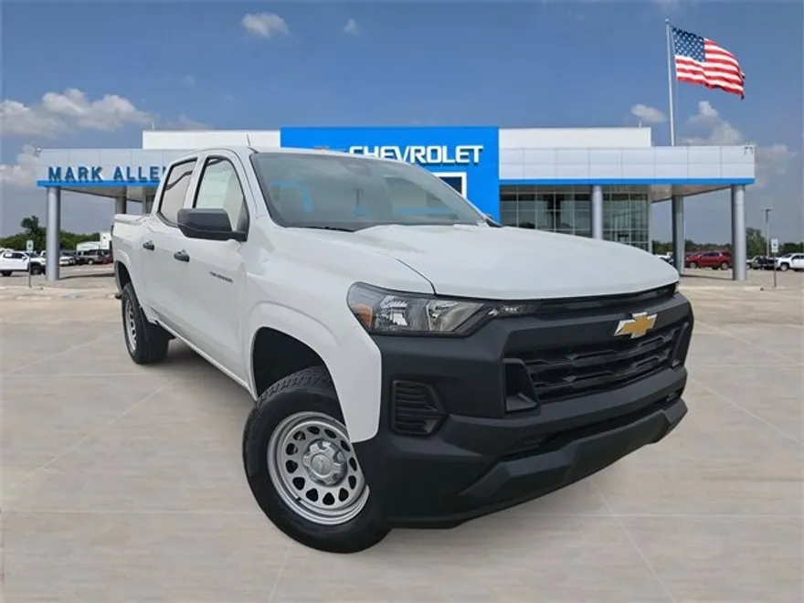 2025 Chevrolet Colorado LT photo 1