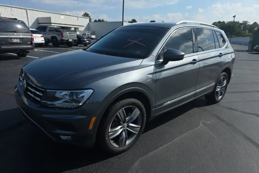 2020 Volkswagen Tiguan SE photo 1