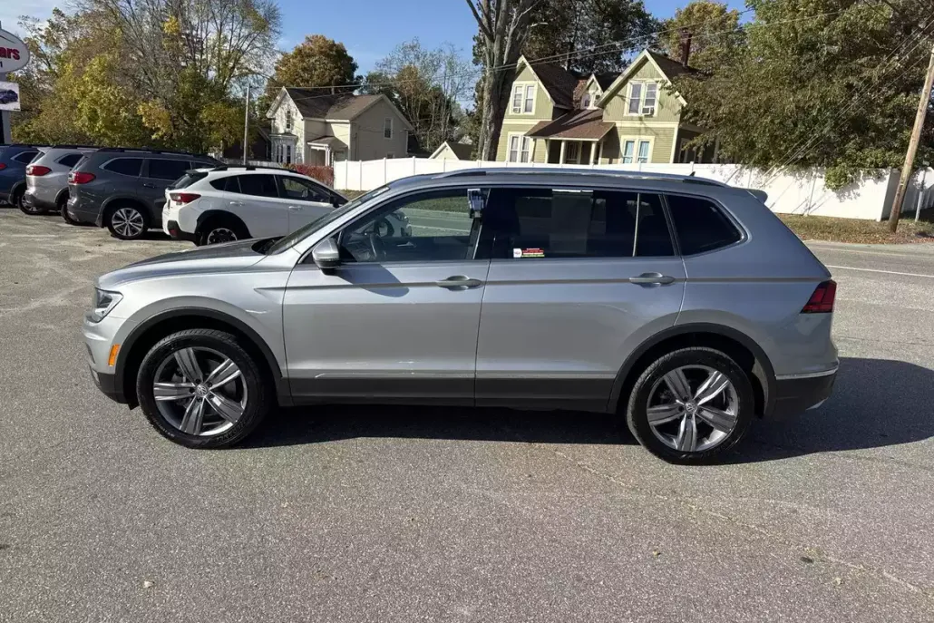 2021 Volkswagen Tiguan SEL photo 1