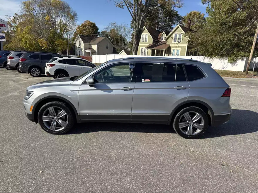 2021 Volkswagen Tiguan SEL photo 1