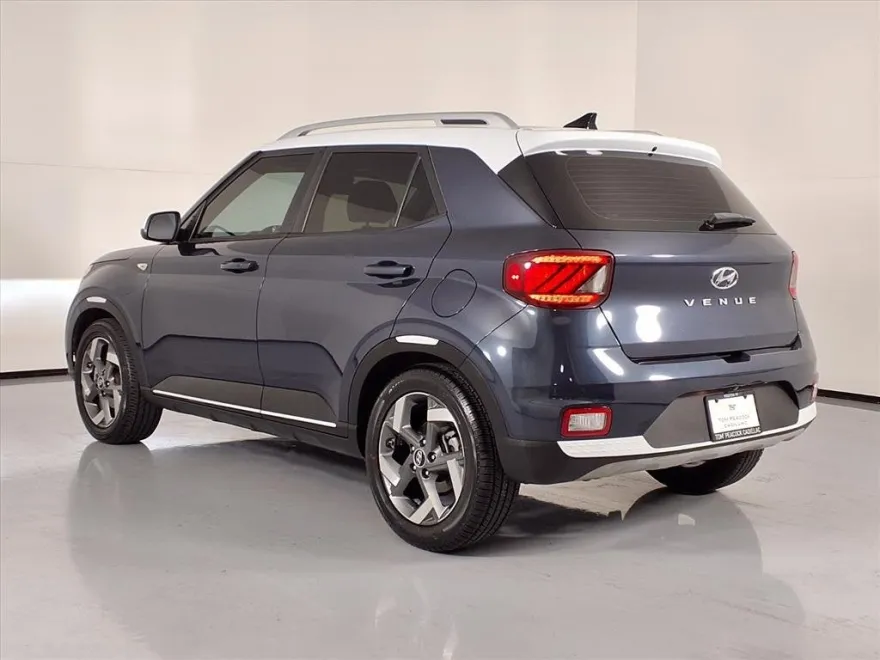 2022 Hyundai Venue SEL Limited photo 1
