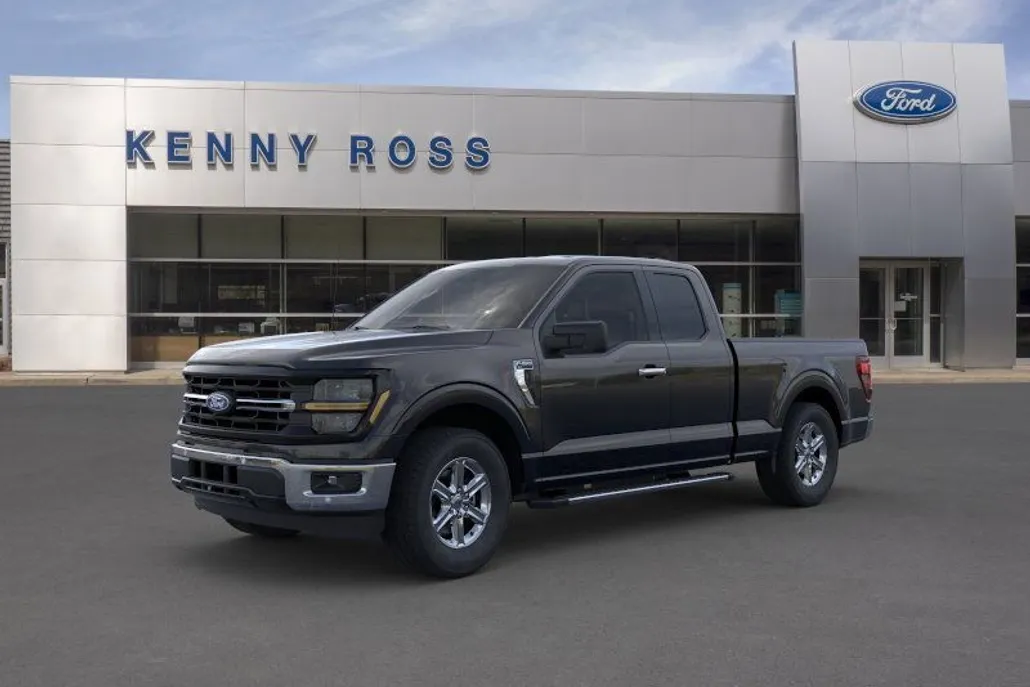2025 Ford F-150 XLT photo 1