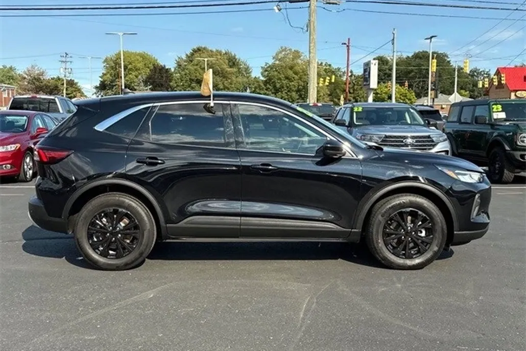 2023 Ford Escape Active photo 1