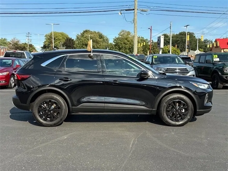 2023 Ford Escape Active photo 1